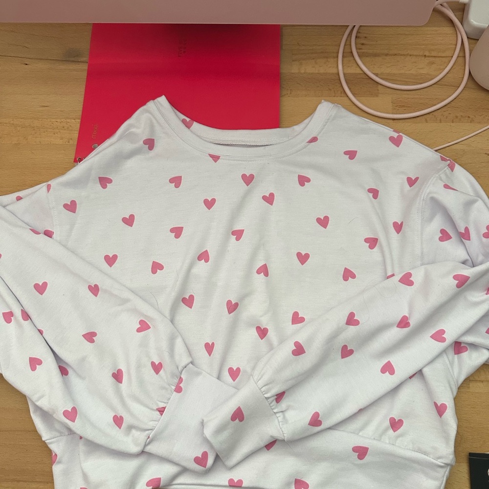 Onzie White cropped Top with Pink Heart Design